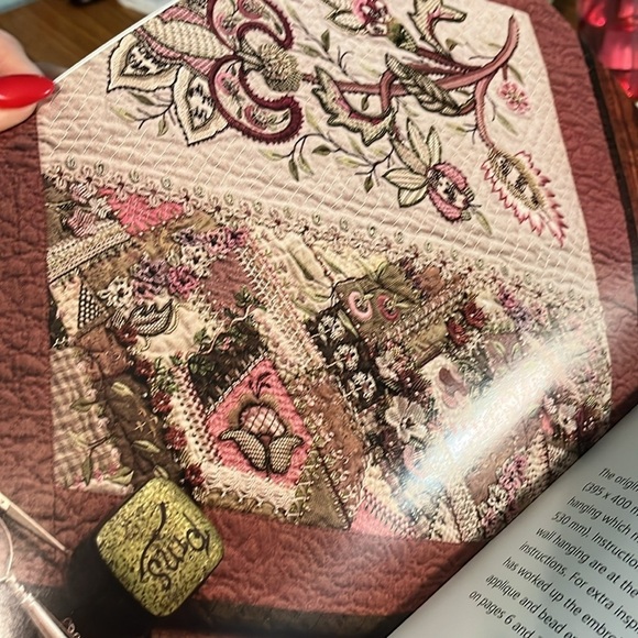 “Hand Stitched Crazy Patchwork” Book Hazel Bloom Techniques Projects Softcover - Picture 10 of 11